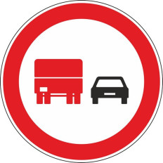 C14b - Proibição de ultrapassar para automóveis pesados